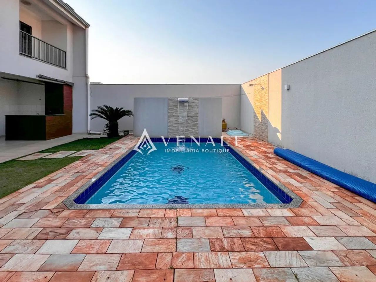 Sobrado à venda em Maringá, Zona 07, com 3 quartos, com 207 m² - Foto 2