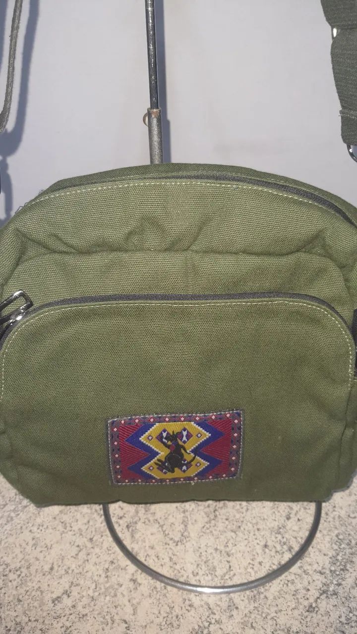Bolsa em lona com alça regulável 