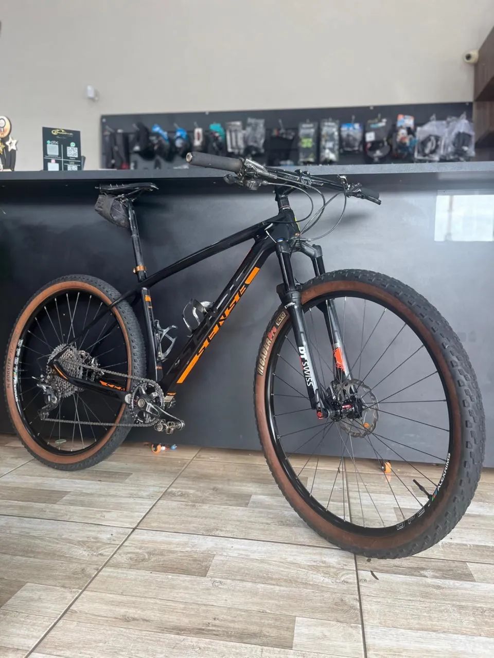 BICICLETA MTB SENSE IMPACT CARBON EVO - SÓ COMPRAR E ANDAR - Foto 2