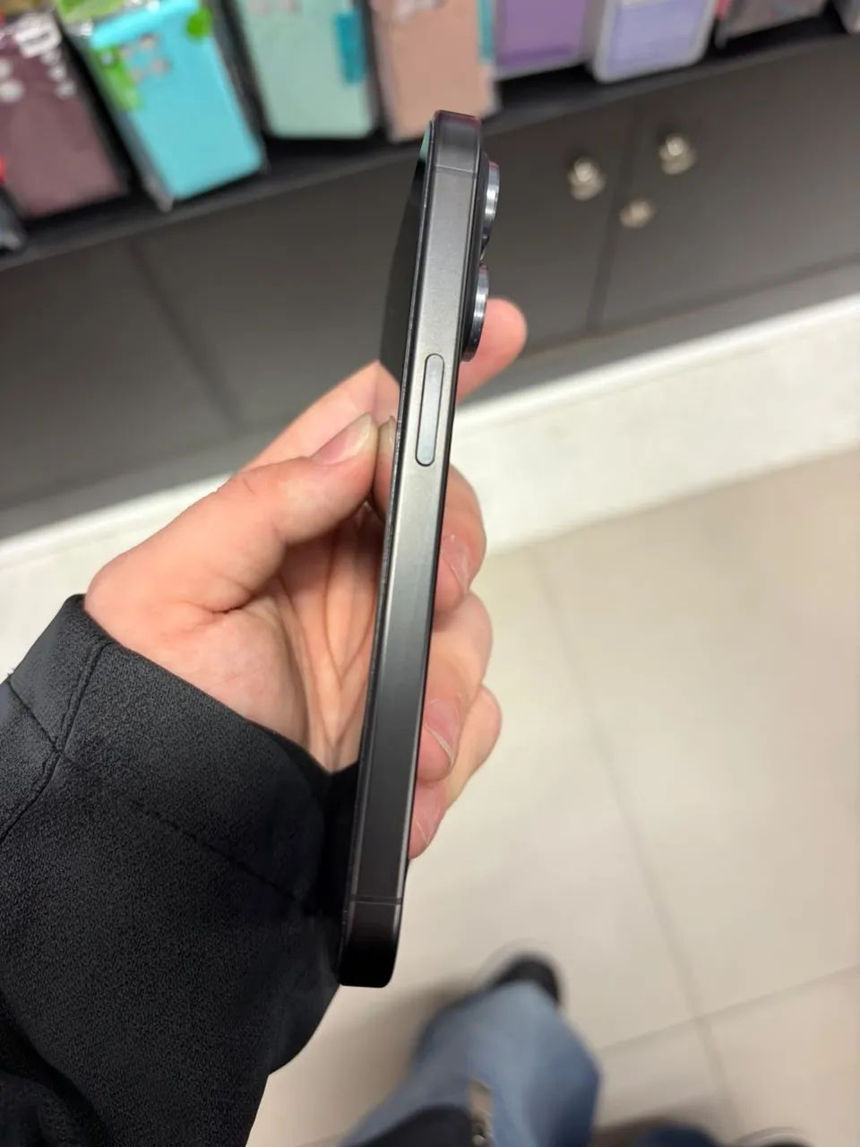 Iphone 15 Pro (85% de bateria) - Foto 3