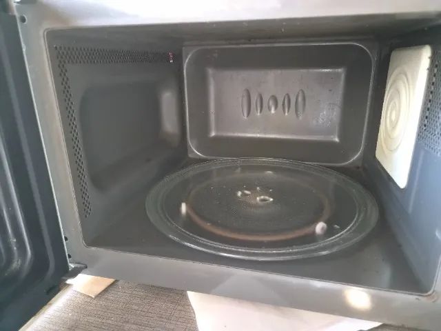 Microondas LG 23L com defeito no painel - Foto 3