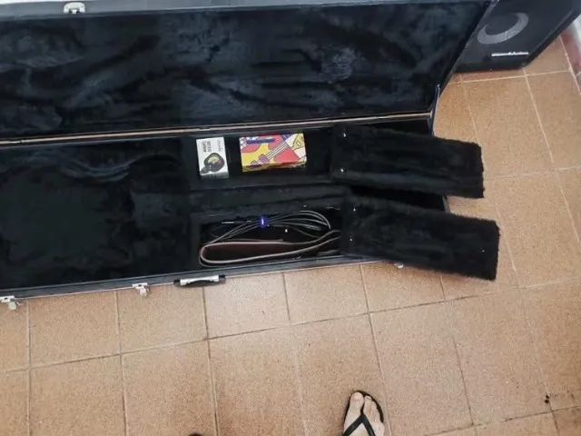 Cort C5 Deluxe ( Captação Bartollini )  - Foto 2