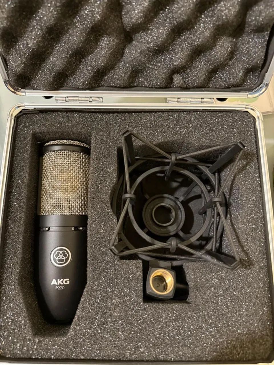 Microfone AKG P220 APENAS VENDA - Foto 2