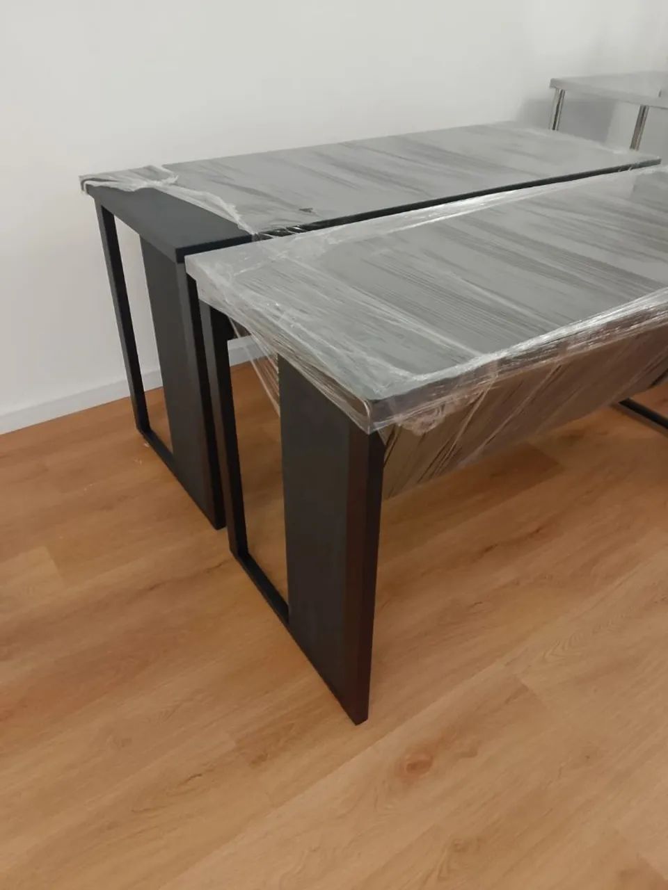 Black Office Desk429414357119815685