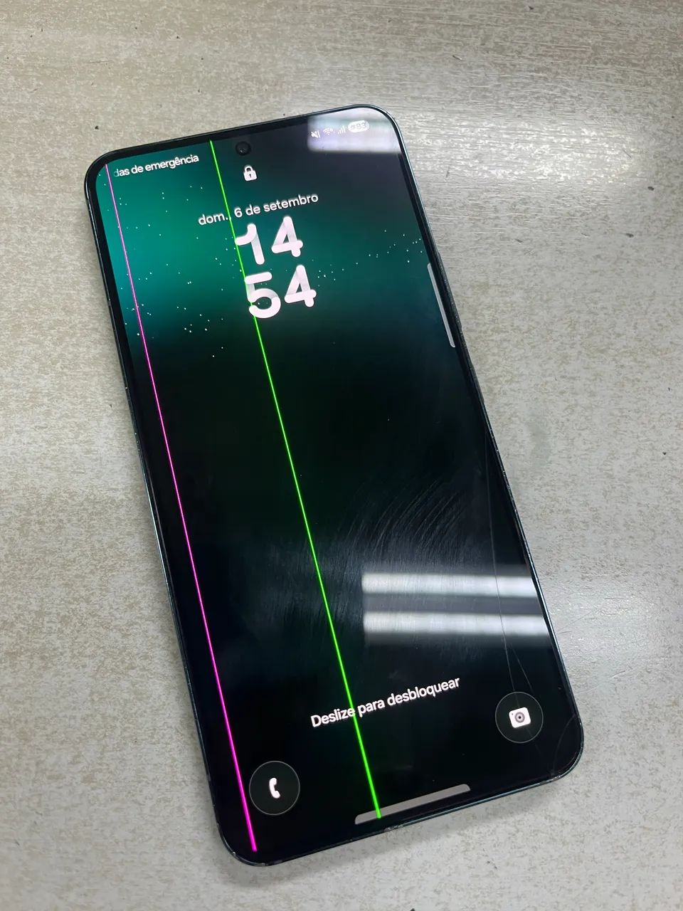 Celular S22 listra na tela 
