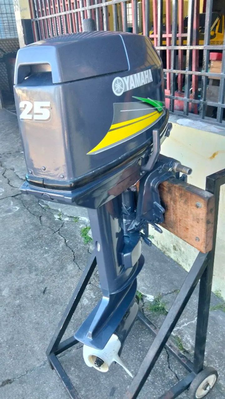 Motor Yamaha 25 