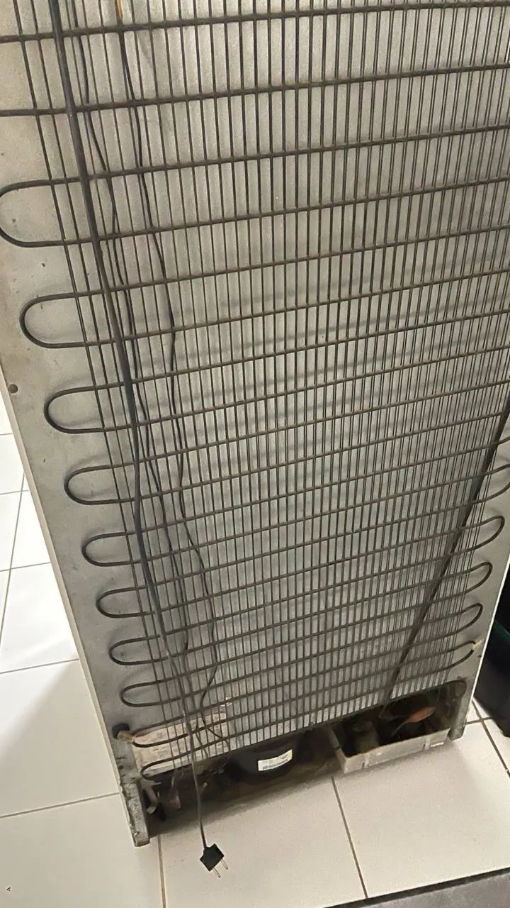 Geladeira com defeito  - Foto 2