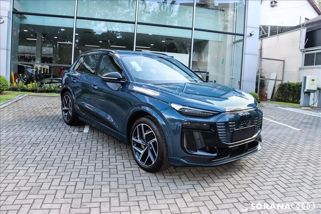 Audi E-Tron Performa. Black Aut. (elétrico) 2025