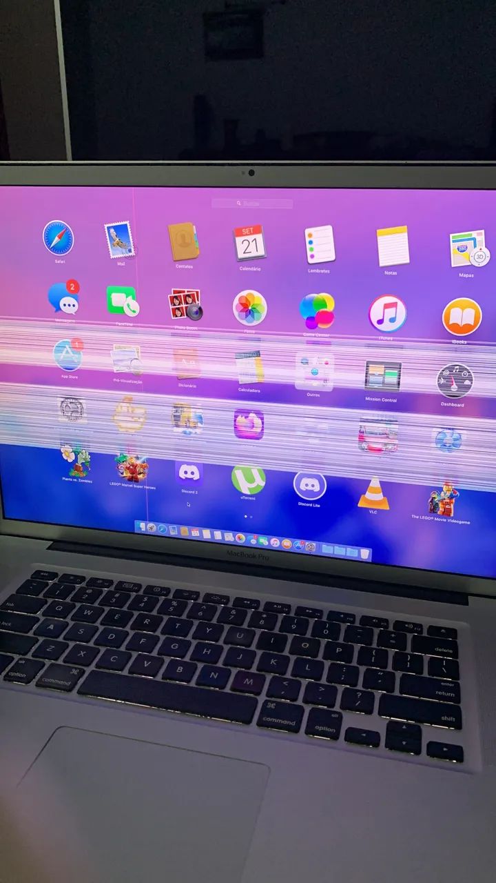 macbook pro 17 2011 a1297 com defeito na tela  - Foto 2