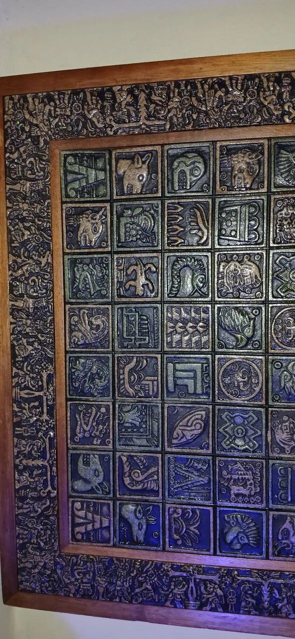 Tabuleiro de origem Asteca feito com pó de minas peruanas e madeira entalhada a mão  - Foto 2