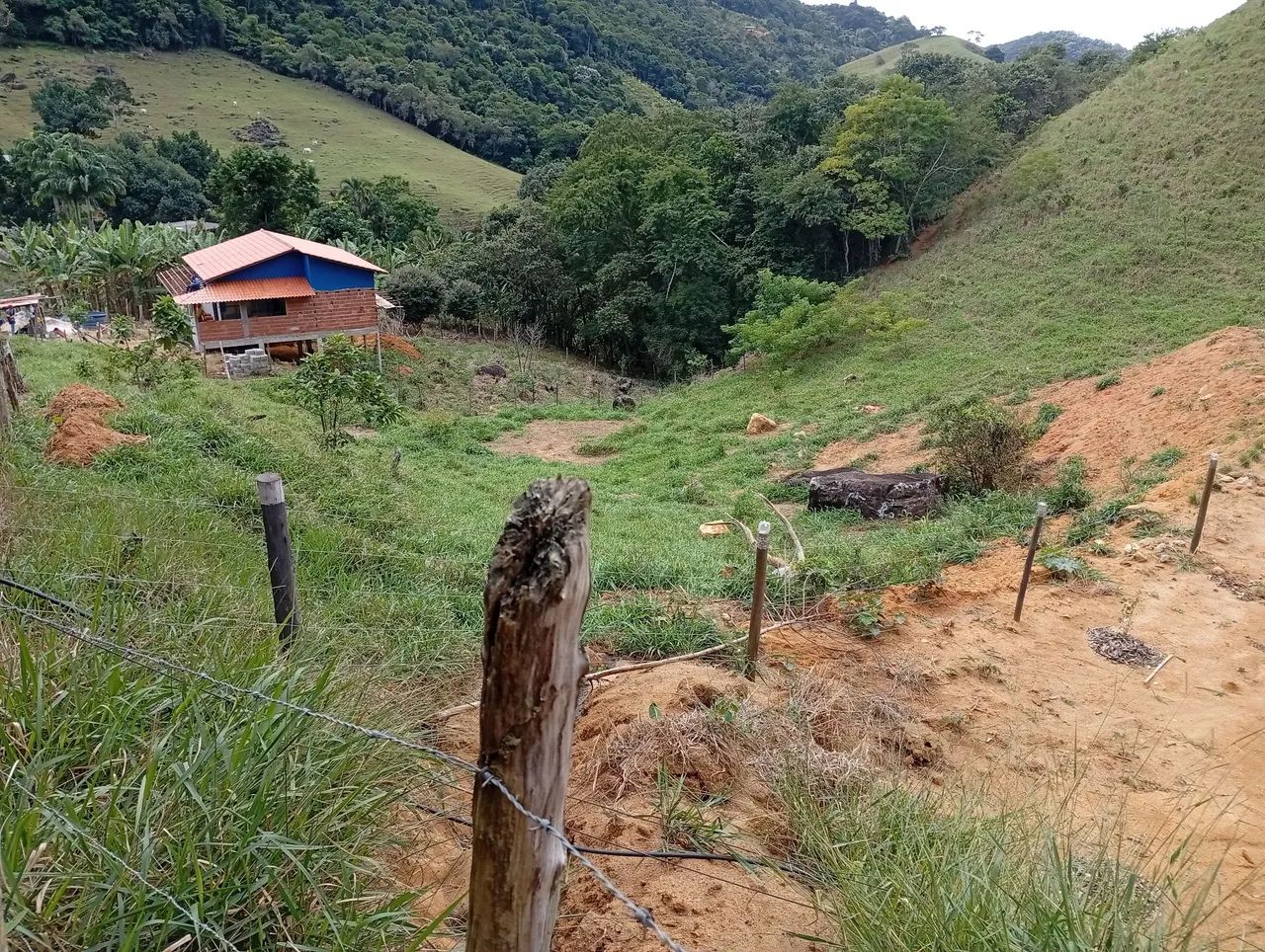 Venda de um (01) terreno
