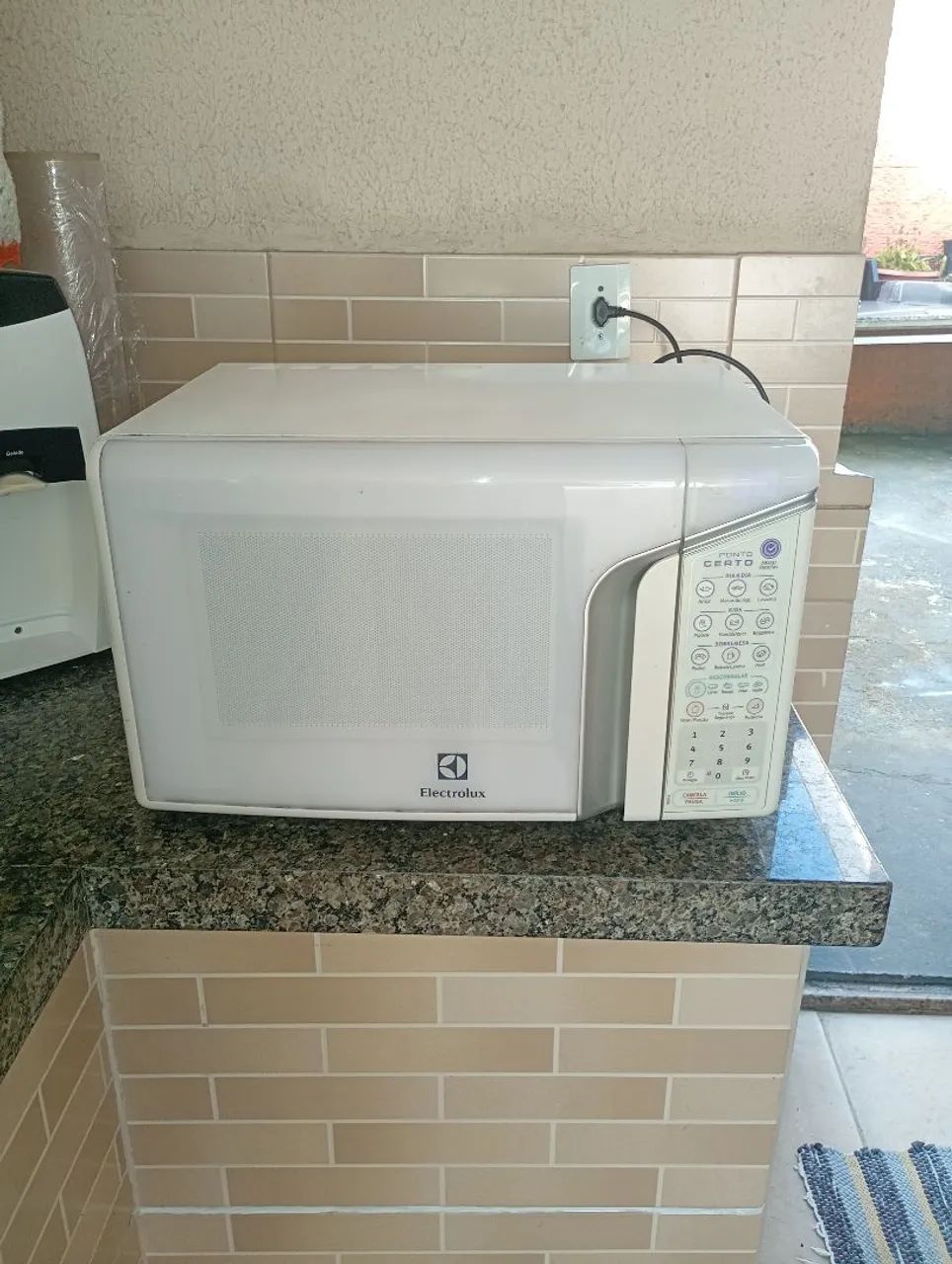 Microondas Eletrolux 30 litros funcionando perfeitamente 