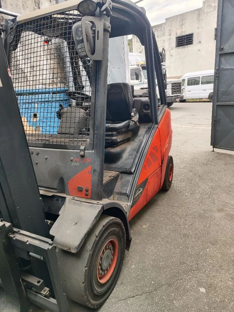 Empilhadeira Linde para 3500 kgs  - Foto 4