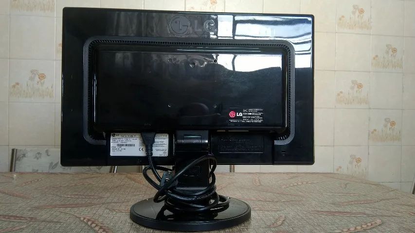 Monitor LG Flatron W1941S-PF LCD widescreen 19 polegadas Vga,Exelente Impecável - Foto 3