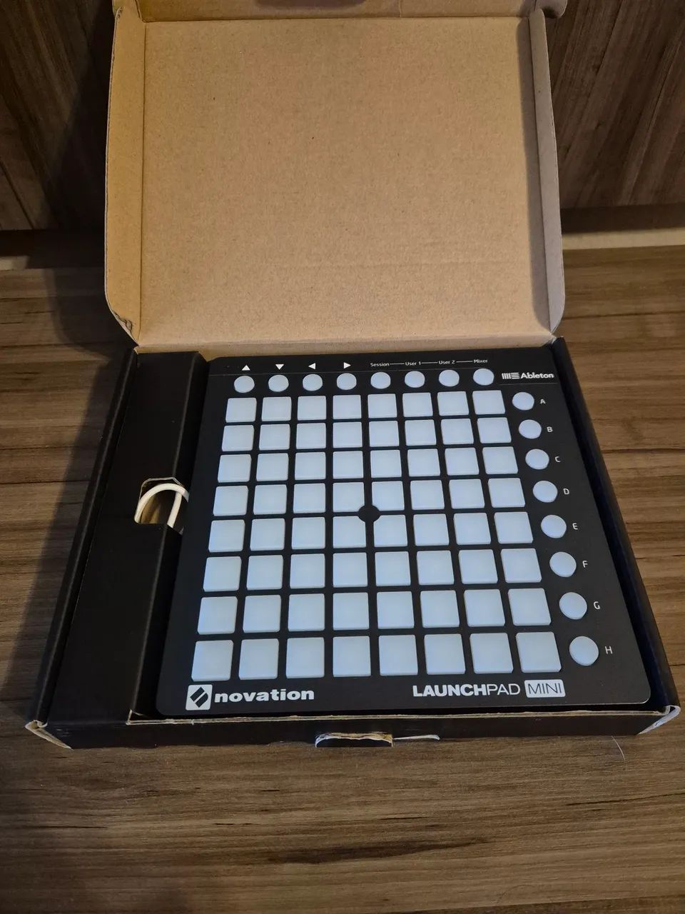 Novation Launchpad Mini MK2 - Completo na Caixa | Aceito Trocas - Foto 2