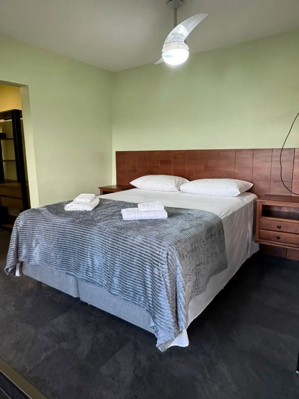 ? APARTAMENTO COM DOIS DORMITÓRIOS - 1 SUÍTE + 1 QUARTO COM BANHEIRO SOCIAL - MOBILIADO - Foto 4