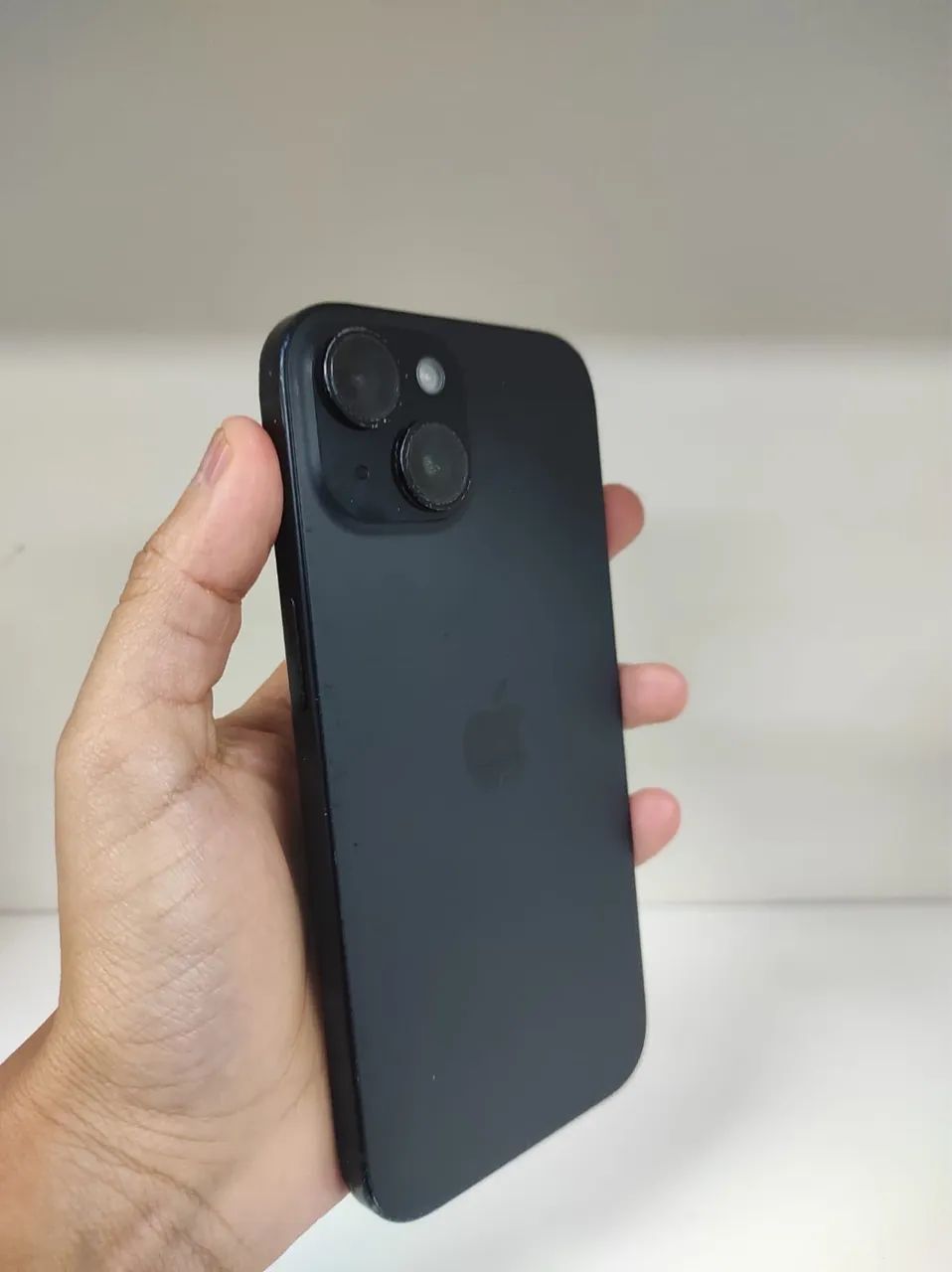 Iphone 15 128G com vidro trincado .