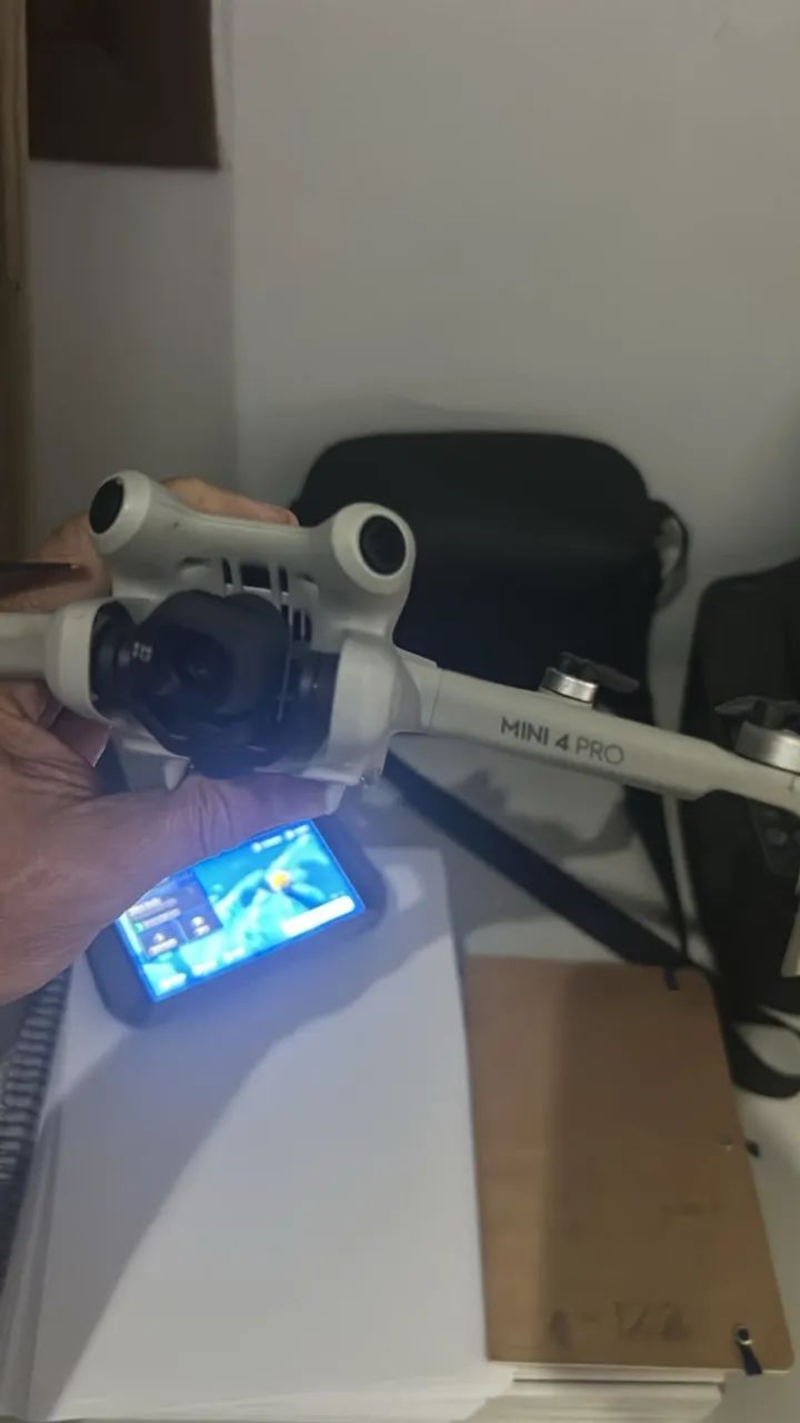 # DJI Mini 4 Pro Fly More Combo + RC 2 + 3 Baterias + Bolsa de Lona - Foto 2