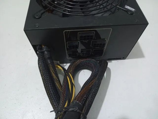 Fonte Real Seventeam 750W V-Force semi-modular  - Foto 4