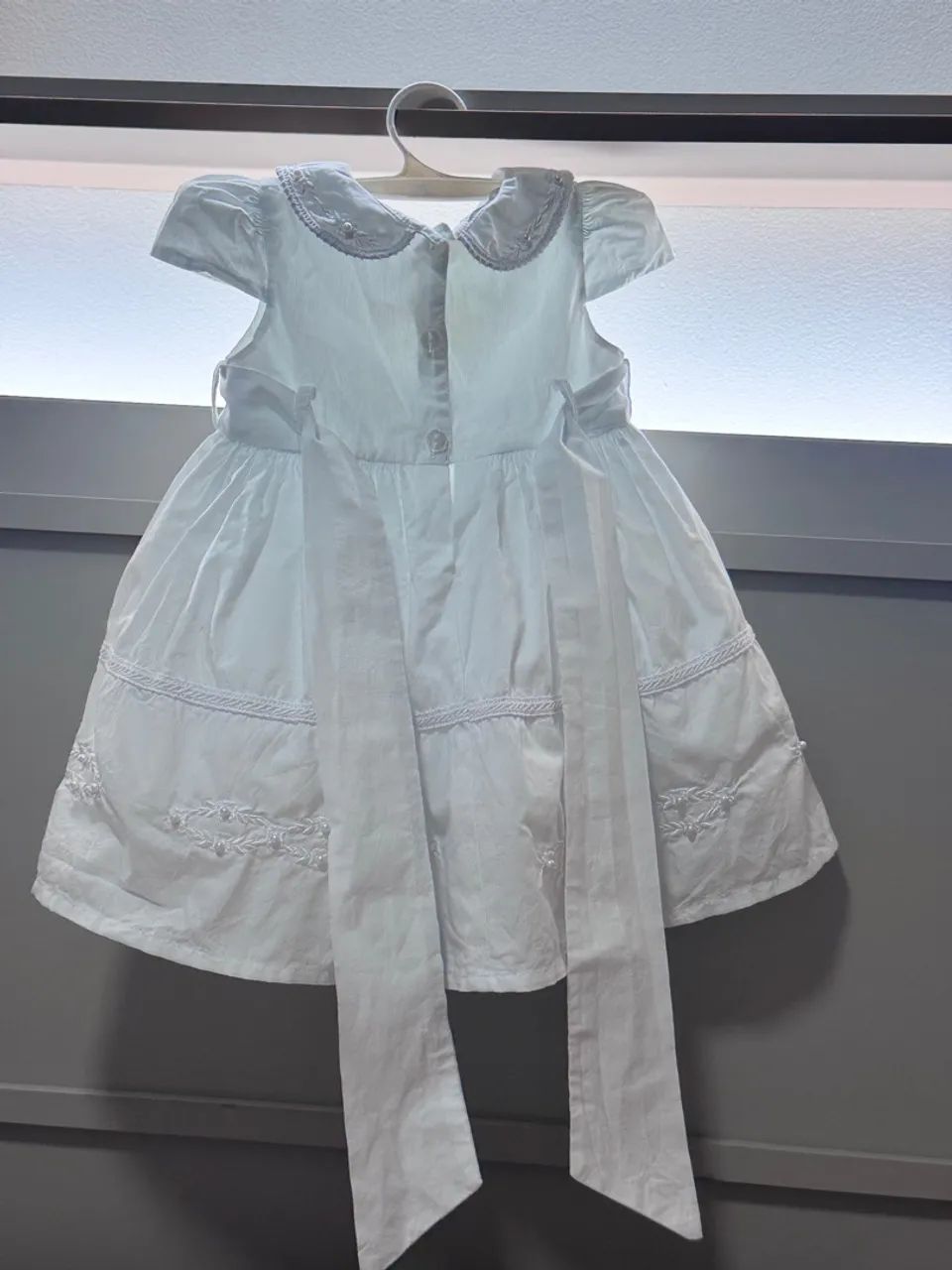 Vestido branco bordado, ideal para batizado. - Foto 4