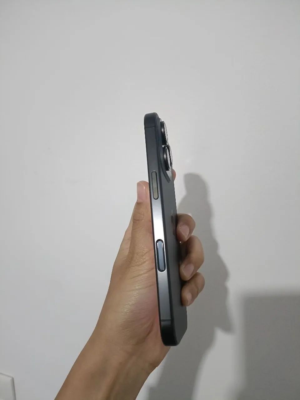 iPhone 16 Pro 128GB - Titânio preto - Foto 4