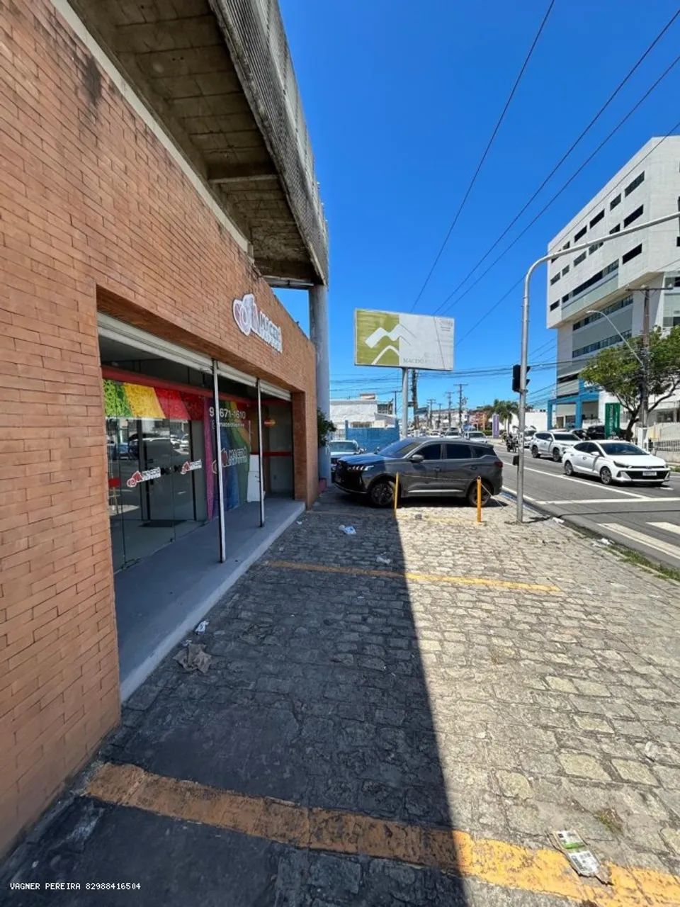 Prédio comercial de esquina para locação com duas frentes - Foto 4