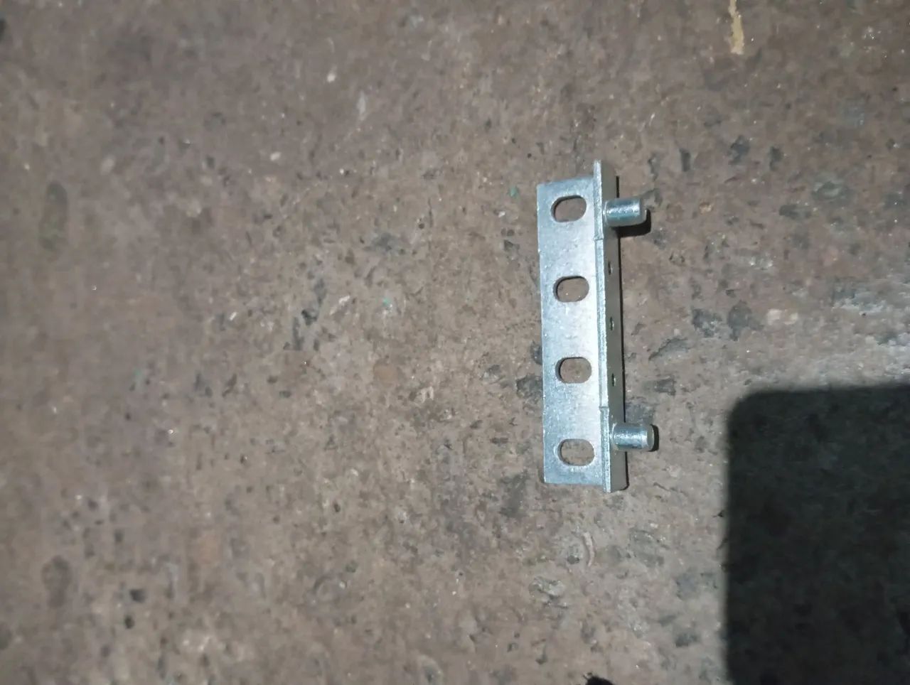 Suporte pênsil com pino para móveis 93mm - Foto 2