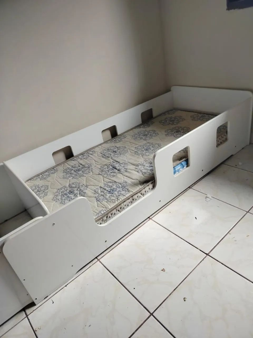 Mini cama montessoriana