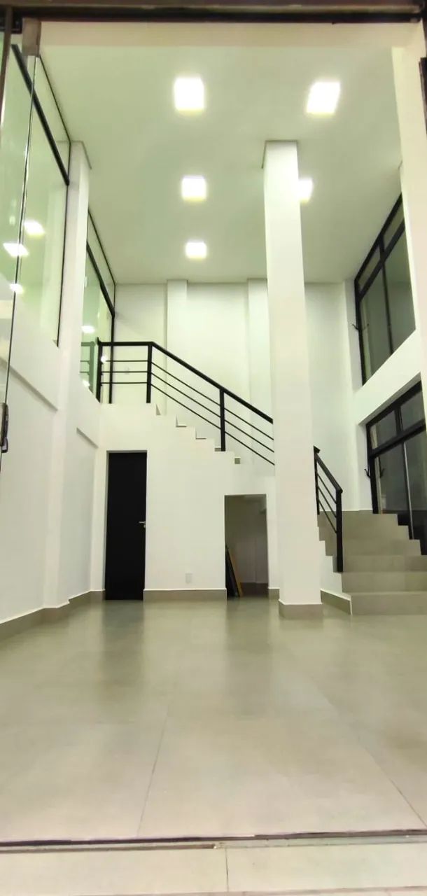SALA COMERCIAL TÉRREA NO CENTRO COM 80M2 COM 02 GARAGENS - Foto 3