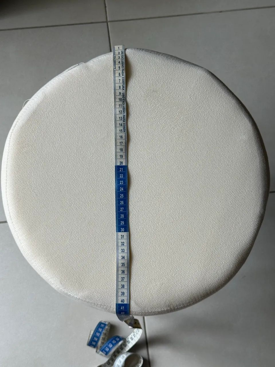 Banco puff base dourada  - Foto 4