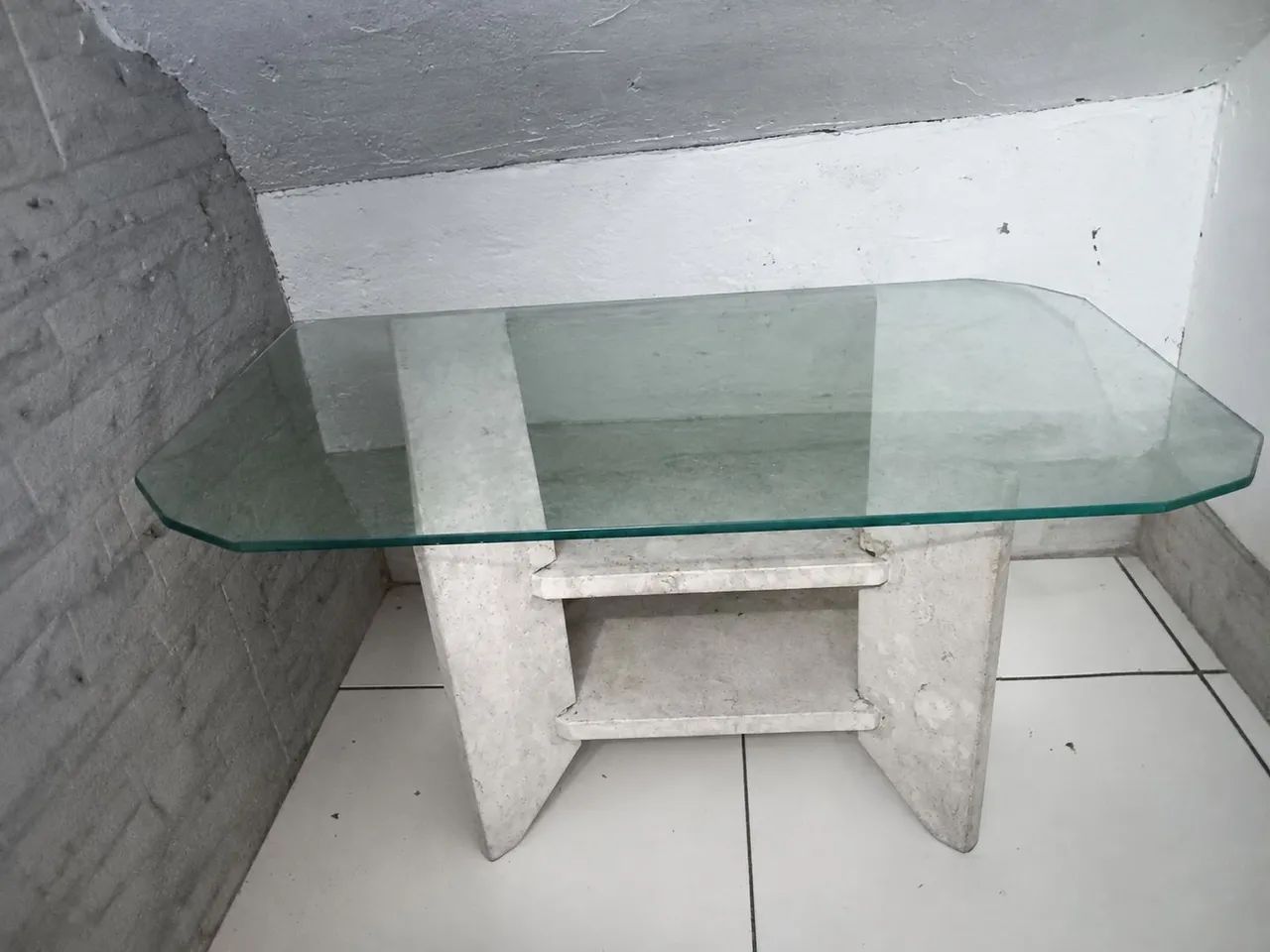 Estante e Mesa de Marmore Bege