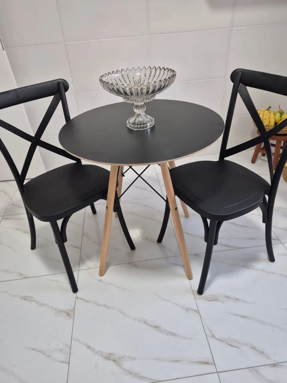 Mesa 450,00 com 2 cadeiras 