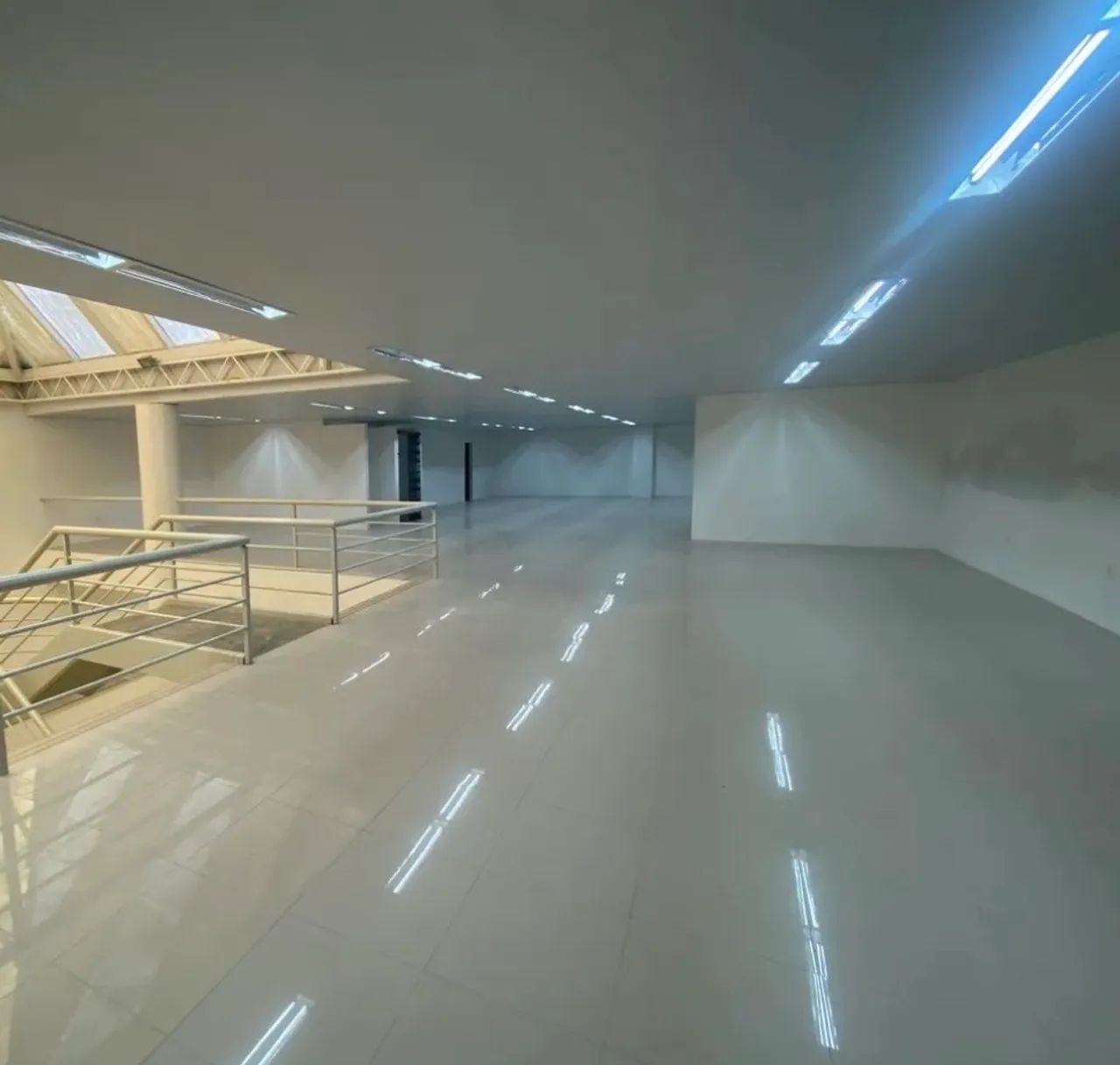 Loja com 2750m2 no coração do Comércio - Foto 4