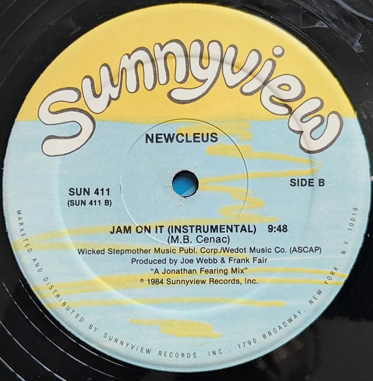 Vinil Importado Newcleus - Jam On It - Foto 2