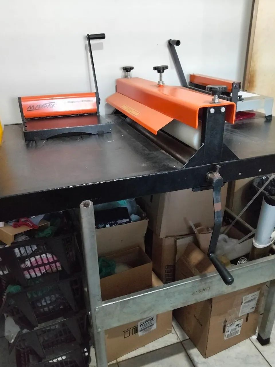 Máquina corte e vinco 80cm manual com bancada + 5 facas de corte - Foto 2