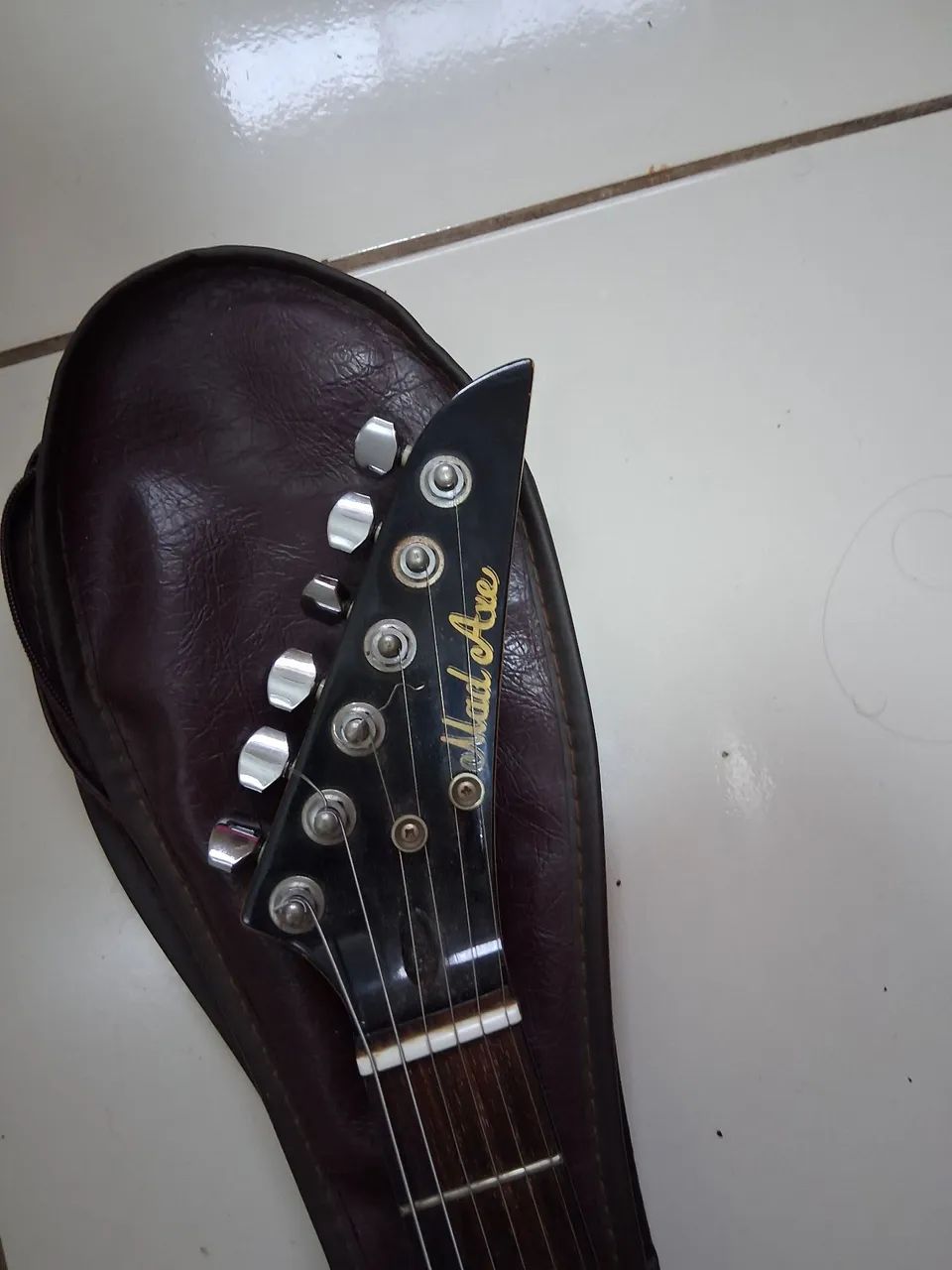 Guitarra Coreana anos 80 Aria Pro II Mad axe - Made in Korea - Foto 3