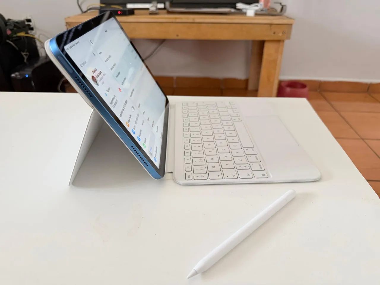 iPad A16 128gb com teclado e Apple Pencil originais. - Foto 2