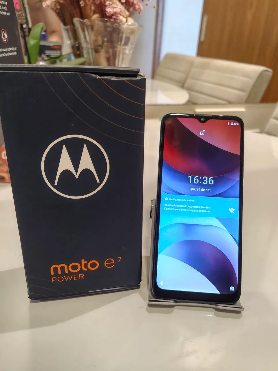 Smartphone Motorola básico, funcionando perfeitamente