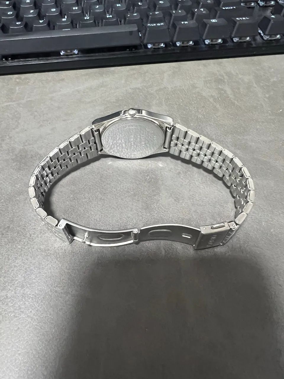 Relógio Casio MTP B145 Branco Pérola Clássico  - Foto 4