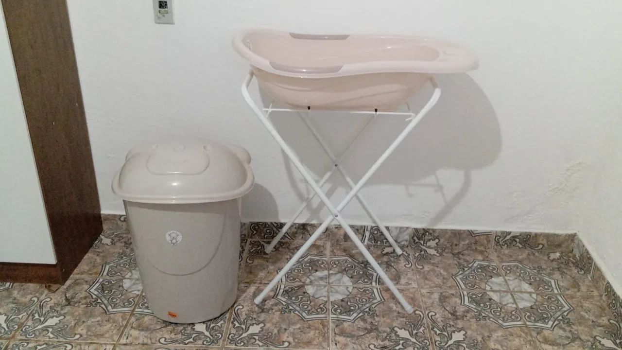 Kit banheira, suporte e cesto 