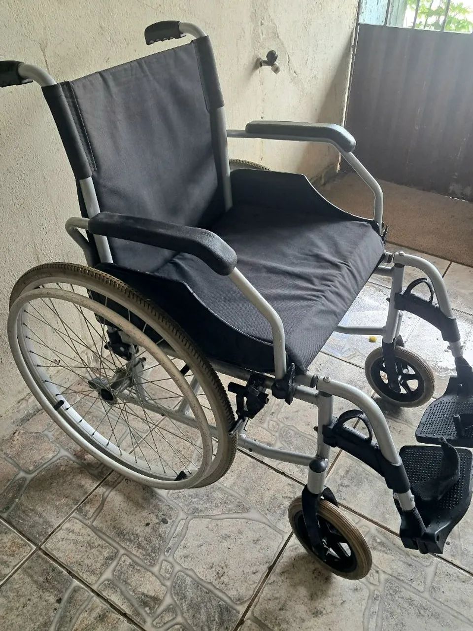 Cadeira de Roda de Alumínio  - Foto 3