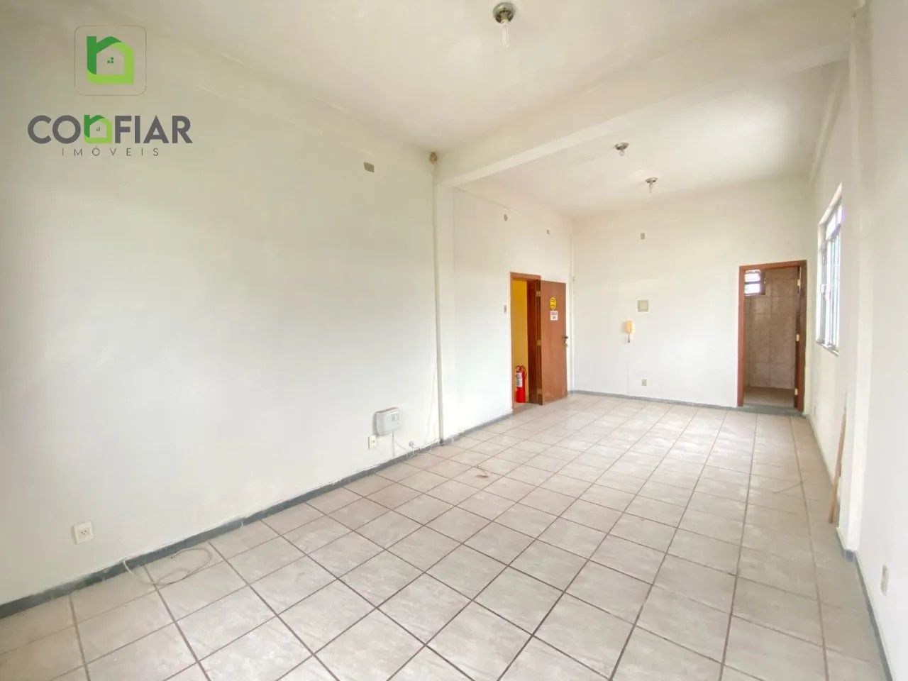 SALA COM 28 METROS E 1 BANHEIRO NO BARRIO GLORIA - Foto 3