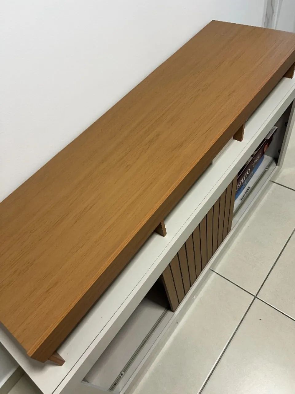 Rack para TV com Painel Suspenso em Madeira - Foto 3