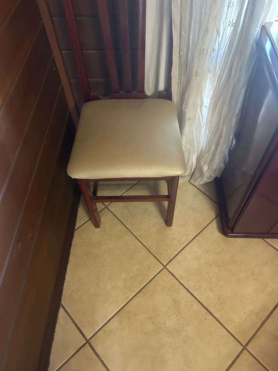 Conjunto de mesa cadeiras e Bufet  - Foto 2