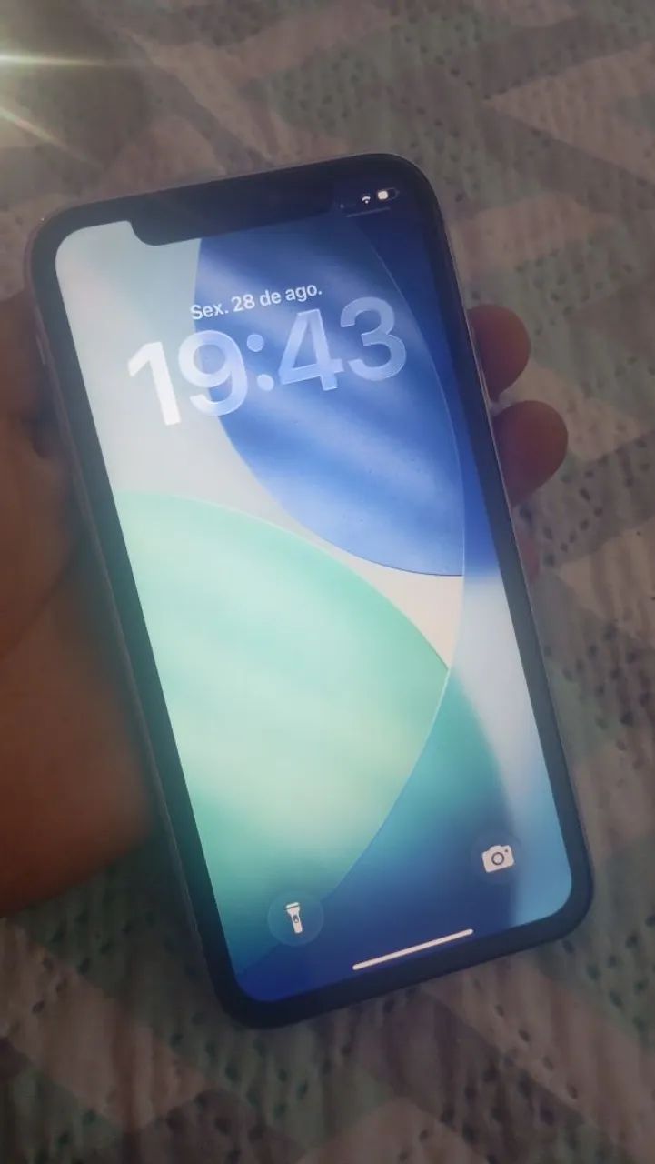 iPhone 11 chip off