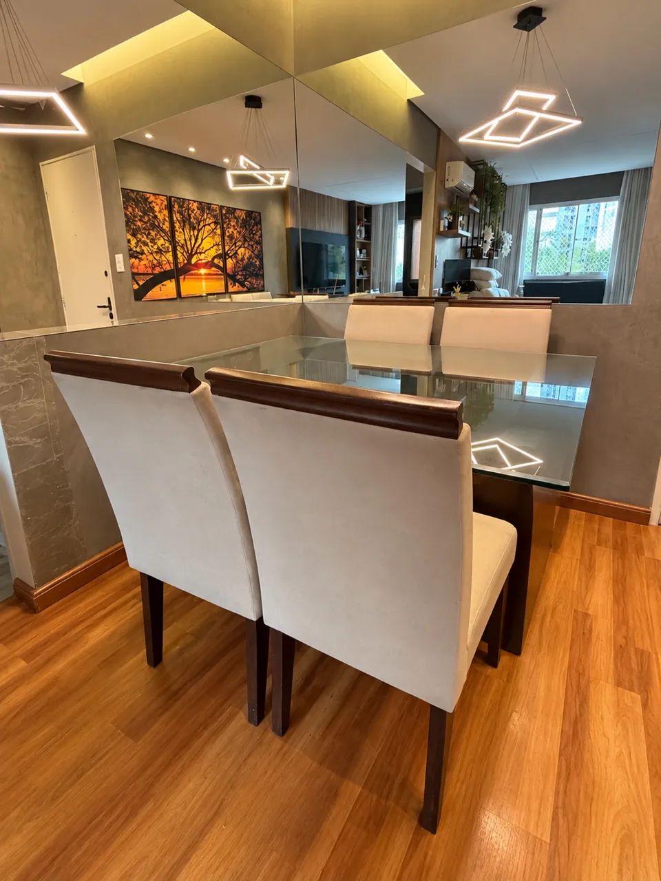 Mesa de Jantar 6 Lugares com Tampo de Vidro e Base em Madeira - Design Moderno - Foto 2
