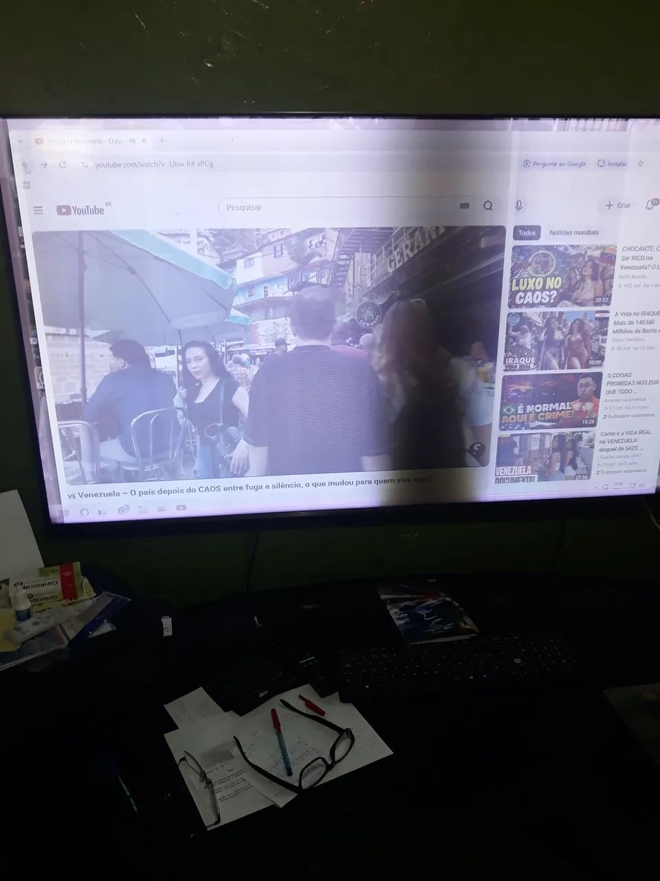 Vendo TV Samsung 65 polegadas 4k( listras) - Foto 3