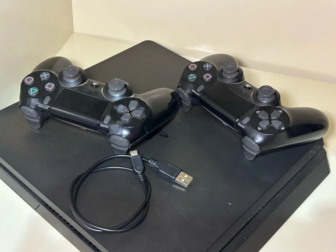 Ps4 slim 1T 