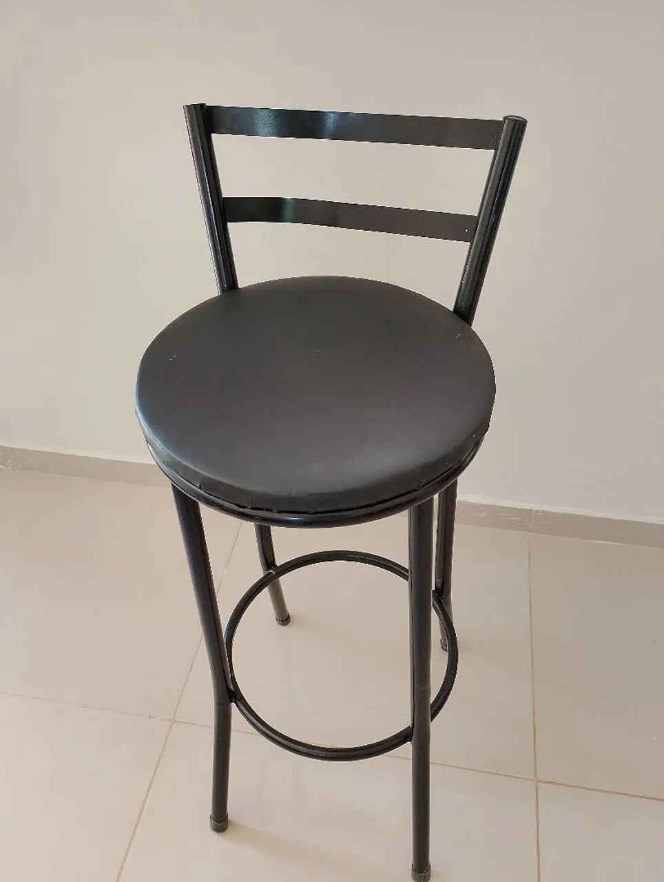Banquetas em bom estado