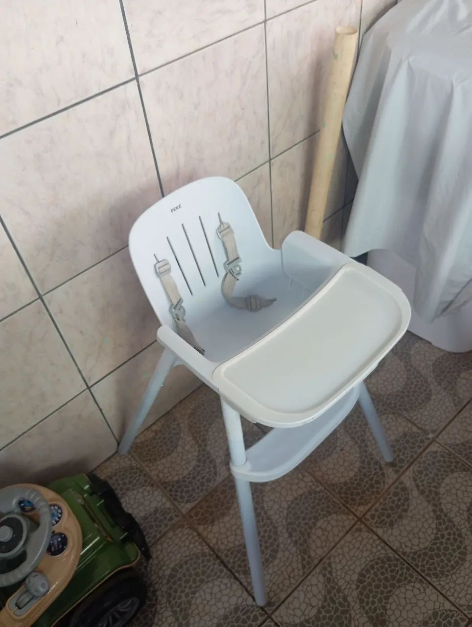 Cadeira de alimentação infantil poke